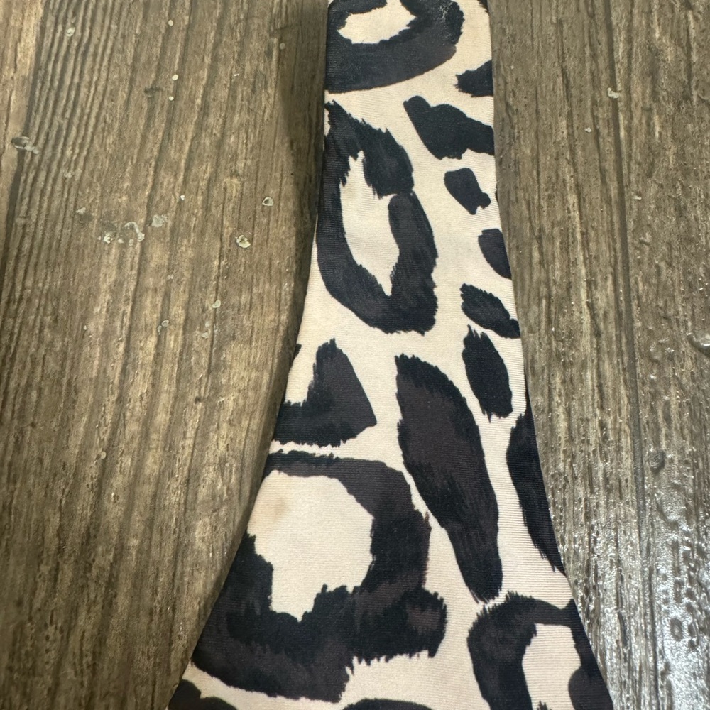 Toast Swim Signature Scoop bikini Top (Spot). Medium. Bralette. Leopard cheetah - Picture 3 of 12